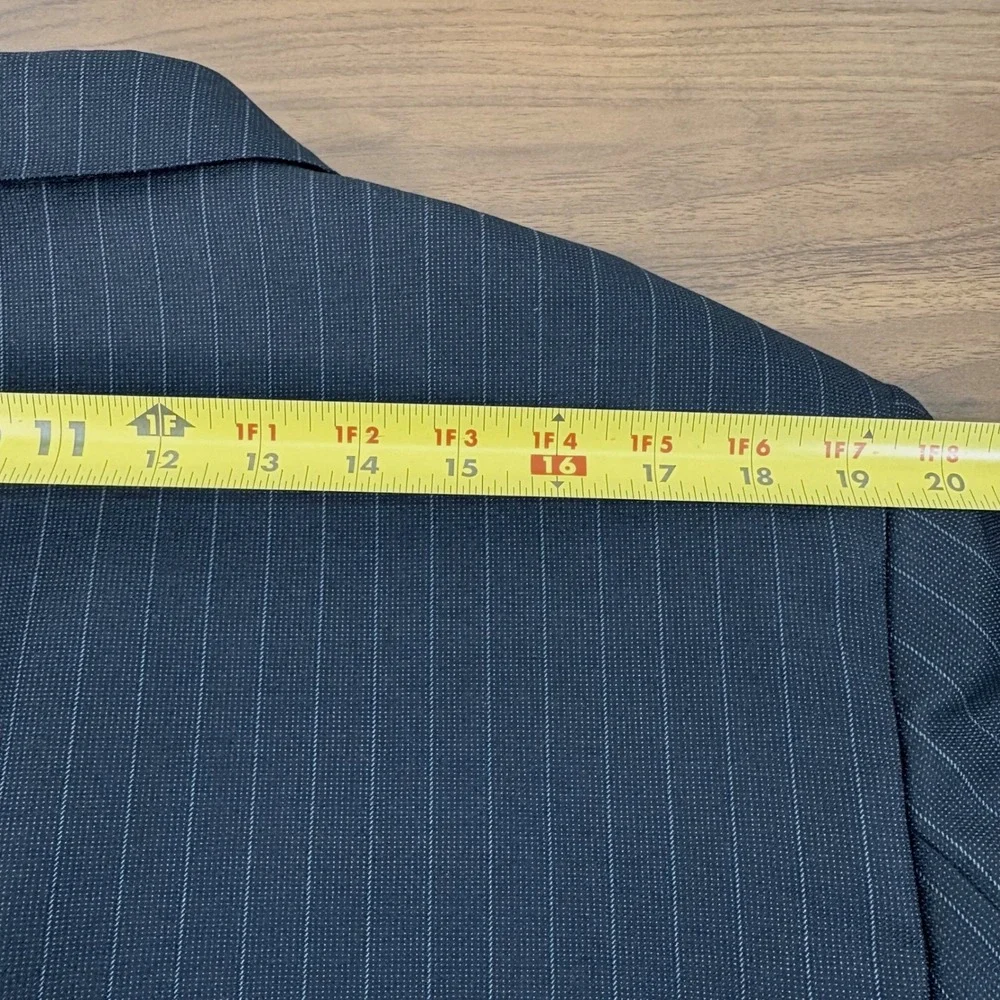 Barneys New York Navy Pinstripe Suit Reda Super 100s Wool Italy 44L 34x32 Luxury